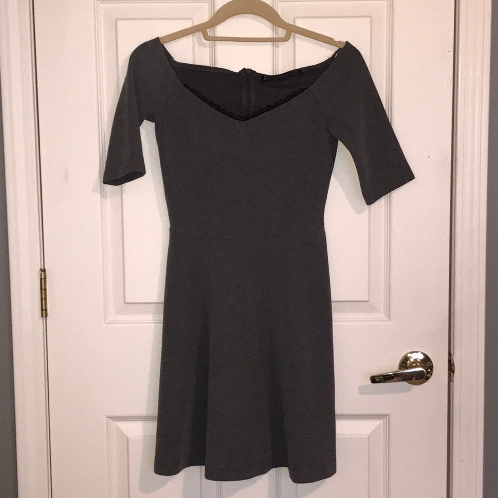 ☀️Zara Trafaluc Gray Lace Trim Skater Dress